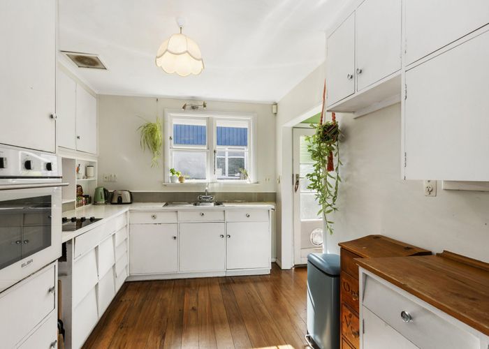  at 11 Thomas Street, Stokes Valley, Lower Hutt, Wellington