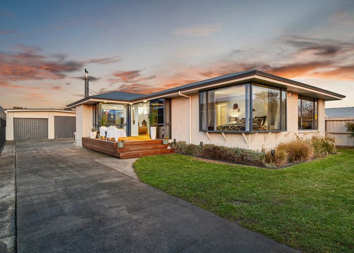  at 320 Main North Road, Redwood, Christchurch City, Canterbury