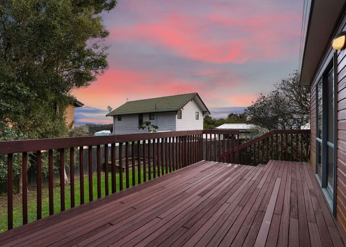  at 2/30 Roberts Road, Glenfield, North Shore City, Auckland