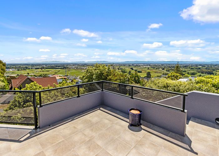  at 81 Penruddock Rise, Westmorland, Christchurch