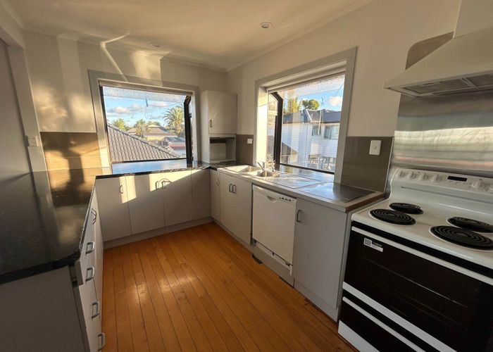  at 24 Kervil Avenue, Te Atatu Peninsula, Auckland