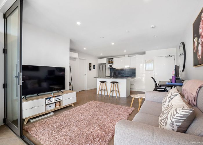  at 406/82 Jellicoe Road, Panmure, Auckland