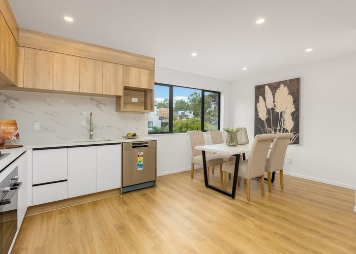  at 3/6 Woodhouse Place, West Harbour, Waitakere City, Auckland
