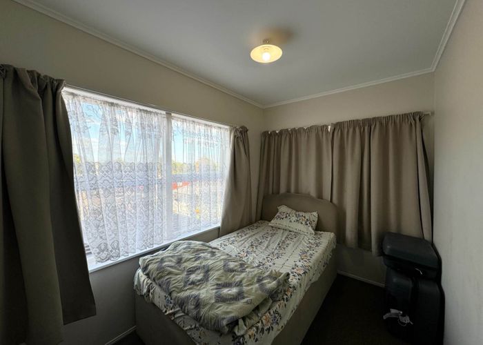  at 1/217 Shirley Road, Papatoetoe, Auckland