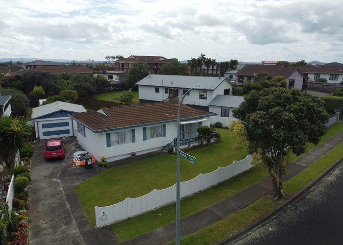  at 40 Charntay Avenue, Manukau, Manukau City, Auckland