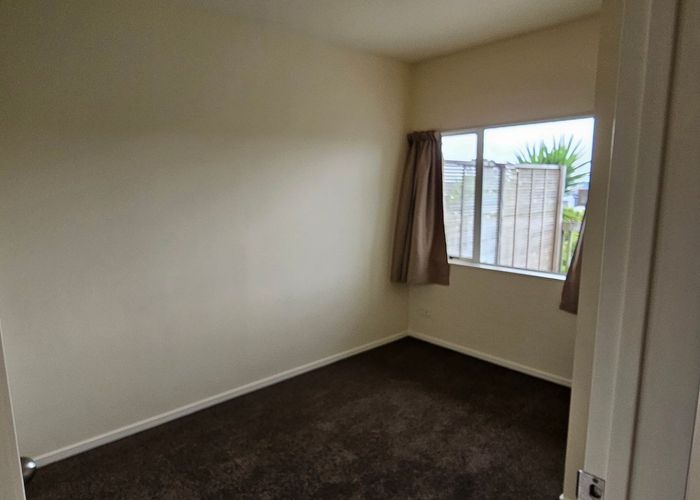  at 16/242 Great North Road, Henderson, Auckland