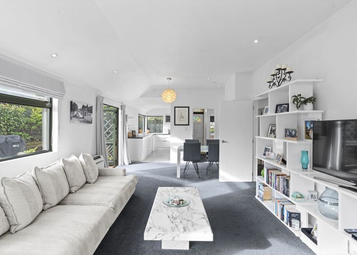  at 6a St Leonards Square, Sumner, Christchurch City, Canterbury