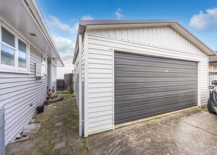  at 74 Vardon Road, St Andrews, Hamilton