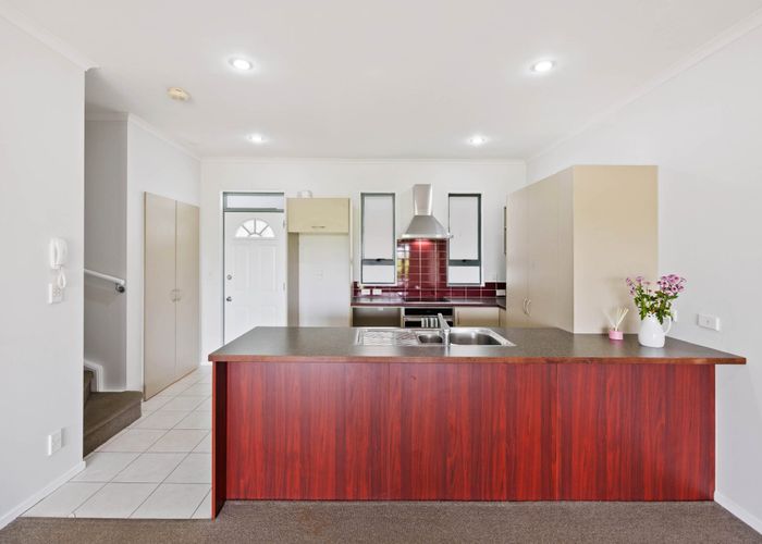  at 5/150 Chapel Road, Flat Bush, Manukau City, Auckland
