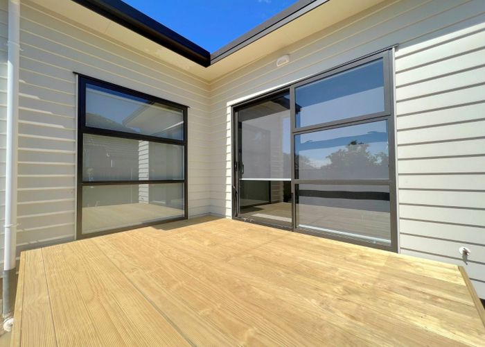  at 2/4 Searancke Place, Fairfield, Hamilton, Waikato