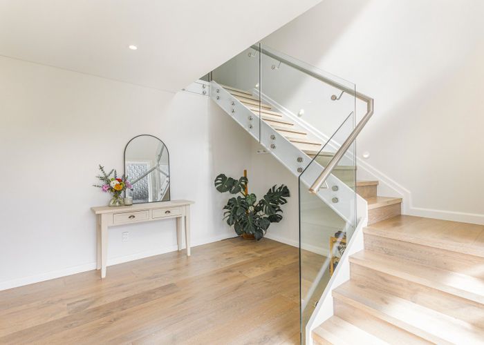  at 20 Surville Place, Mairangi Bay, Auckland