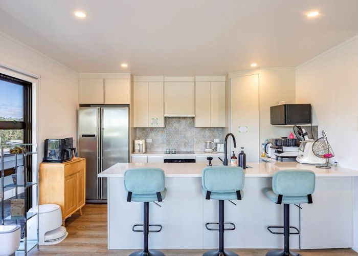  at 5 Sylvan Avenue, Northcote, North Shore City, Auckland