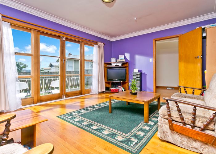  at 189 Birkdale Road, Birkdale, Auckland