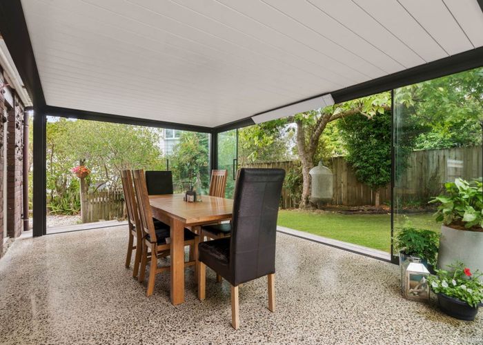  at 2/40 Waiau Street, Torbay, Auckland