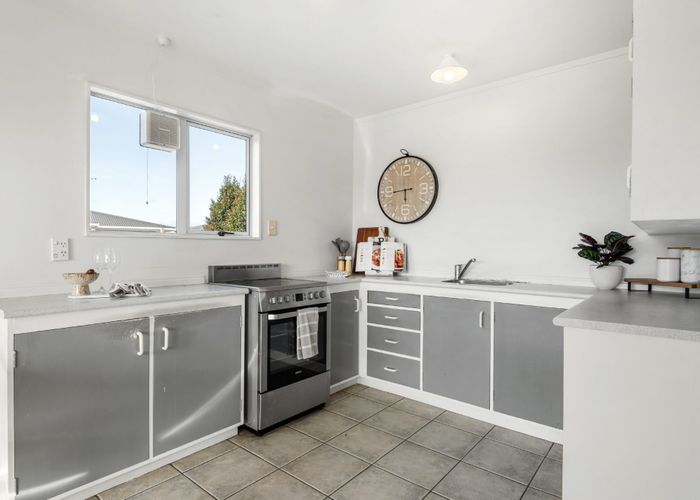  at 8A Fordham Street, Beach Haven, North Shore City, Auckland