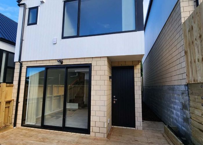  at 4/45 Greenvalley Rise, Glenfield, North Shore City, Auckland