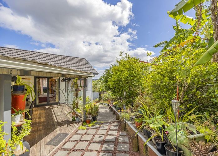  at 21 Tyrico Close, Unsworth Heights, North Shore City, Auckland