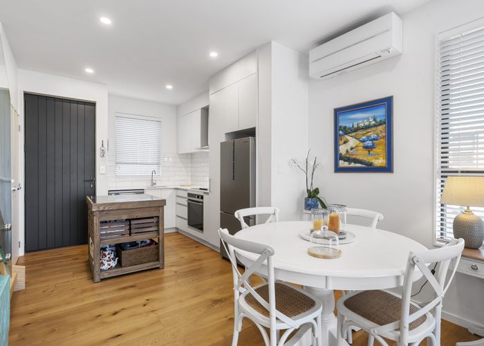  at 14/82 East Coast Road, Milford, North Shore City, Auckland