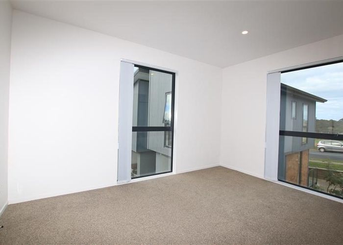  at 2 Akeake Lane, Albany, North Shore City, Auckland