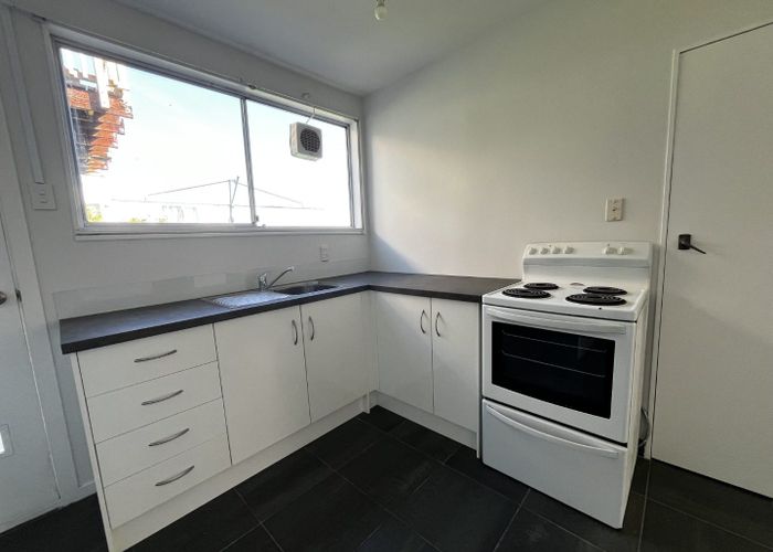  at 1/109 (Top) Dowse Drive, Maungaraki, Lower Hutt, Wellington