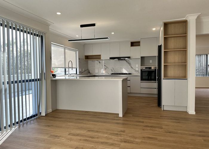  at 6 Cricklade Terrace, Windsor Park, Auckland