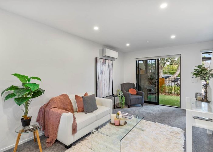  at 2/137 Tirimoana Road, Te Atatū South, Auckland