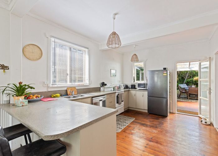 at 383 Saint Aubyn Street, Moturoa, New Plymouth
