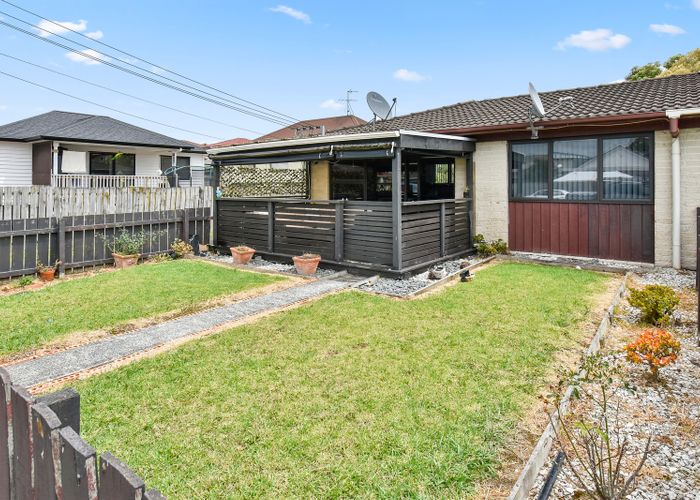  at 5/1 Plunket Avenue, Manukau Central, Auckland