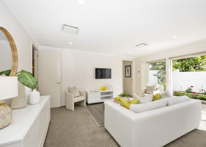  at 2/19 Seaview Avenue, Northcote Point, North Shore City, Auckland