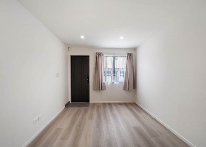  at 6C Waitaki Street, Henderson, Waitakere City, Auckland