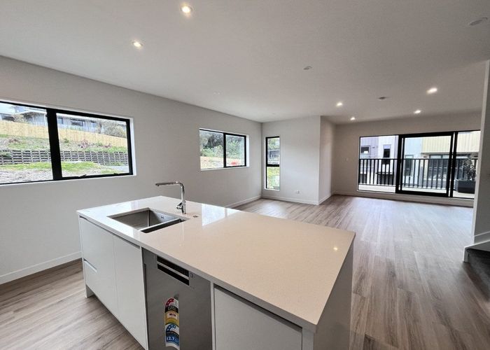  at 12 Irwin Lane, Windsor Park, North Shore City, Auckland
