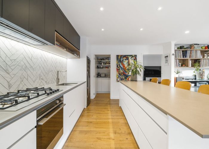  at 6A Valley View Road, Glenfield, Auckland