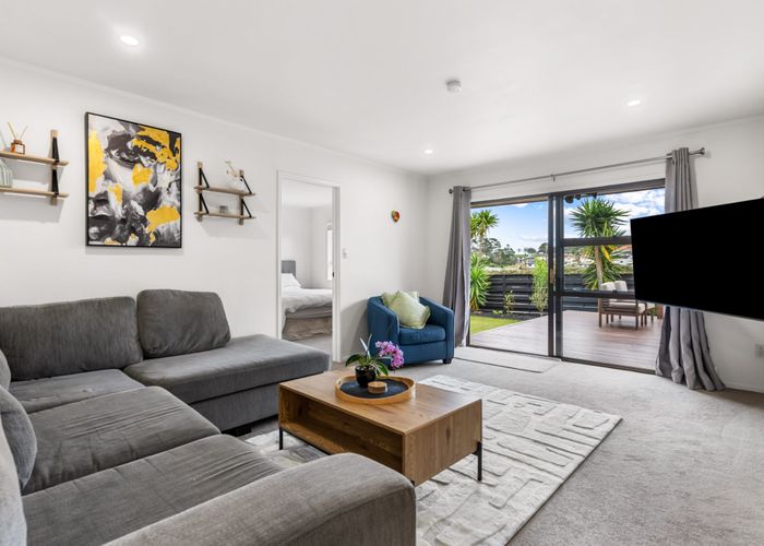  at 2/508 East Coast Road, Mairangi Bay, North Shore City, Auckland