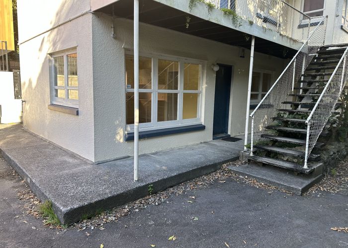  at 2/22 Fairview Road, Mount Eden, Auckland