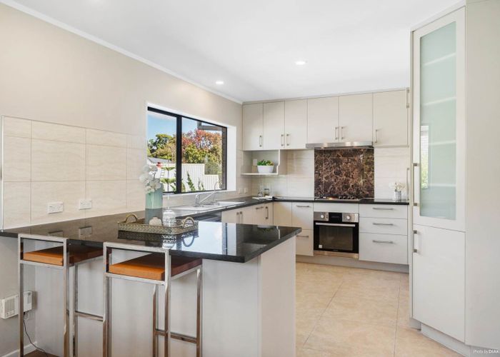  at 90 Seaview Road, Glenfield, Auckland