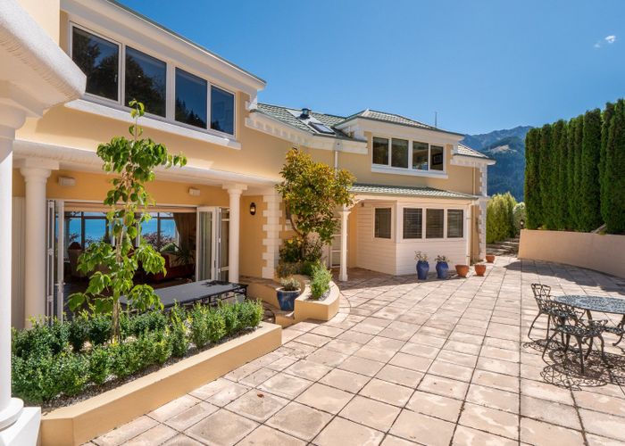  at 3 Windsor Place, Queenstown, Queenstown
