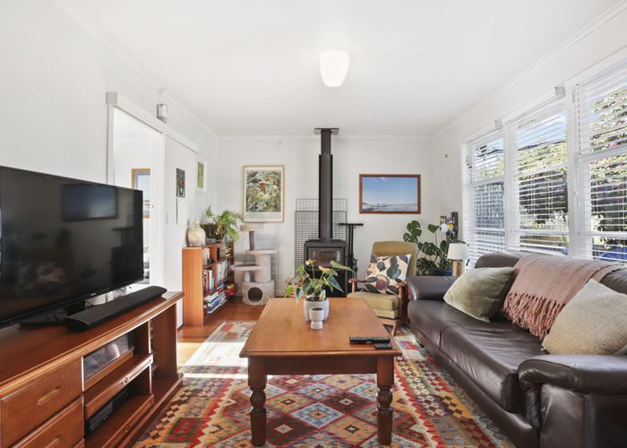  at 36 Sutherland Road, Point Chevalier, Auckland