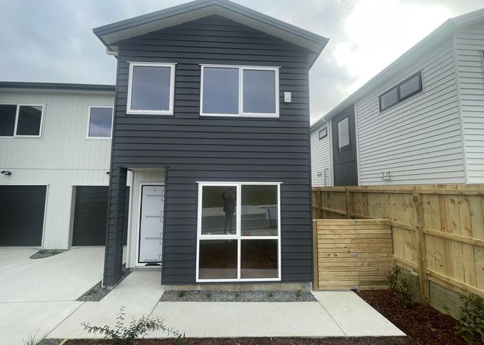  at 8 Kowaitau Avenue, Beachlands, Manukau City, Auckland