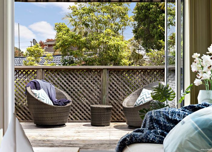  at 2/7 Knightsbridge Drive, Forrest Hill, Auckland
