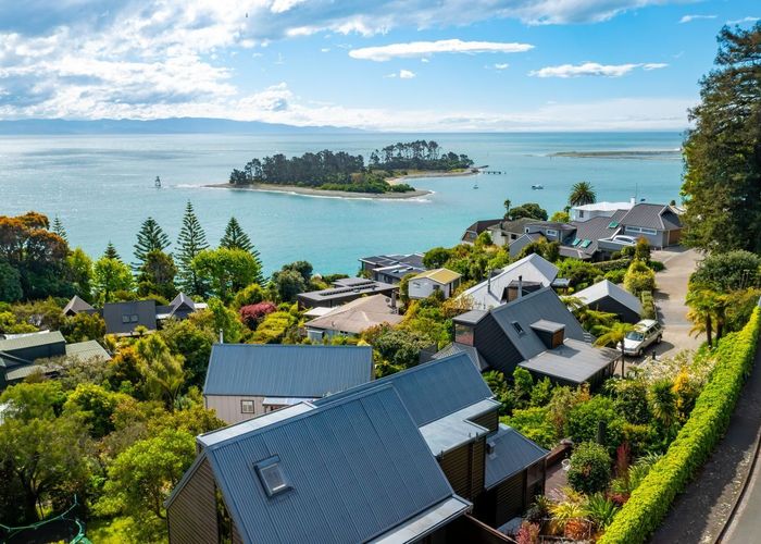  at 2 The Cliffs, Britannia Heights, Nelson, Nelson / Tasman