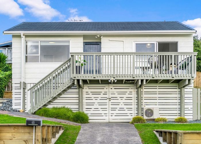  at 2/6 Oruamo Place, Beach Haven, Auckland