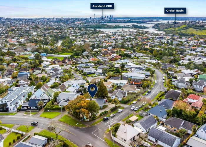  at 2 Blackett Crescent, Meadowbank, Auckland City, Auckland