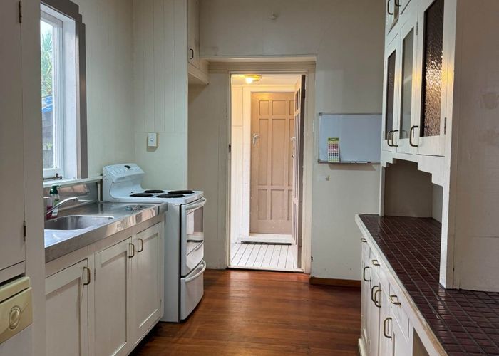  at 16 Navarre Road, Glendowie, Auckland City, Auckland