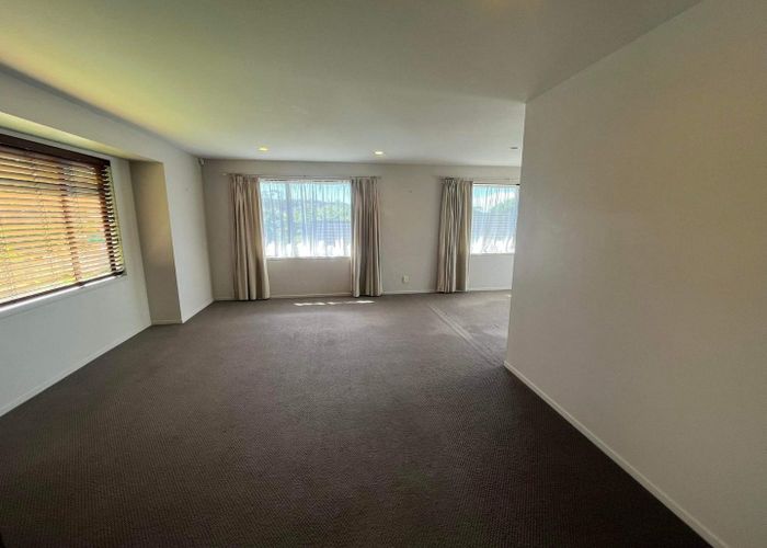  at 19 Lake Panorama Drive, Henderson, Waitakere City, Auckland