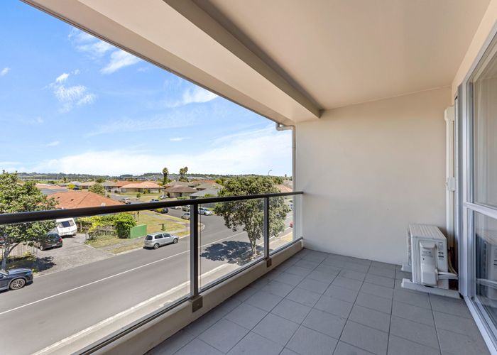  at 82C Michael Jones Drive, Flat Bush, Auckland
