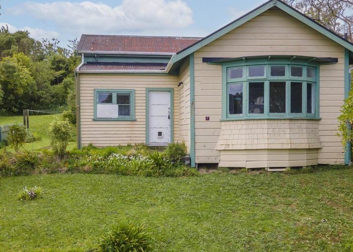  at 190 Newlands Road, Newlands, Wellington, Wellington