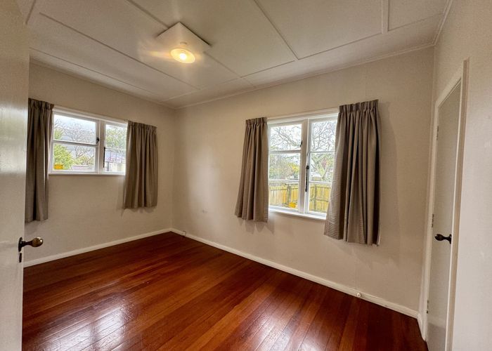  at 111 Cambridge Terrace, Fairfield, Lower Hutt