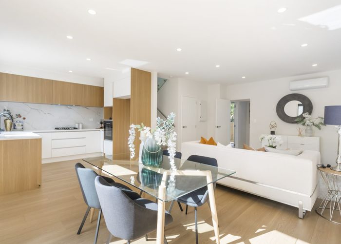  at 53 Alberta Street, Point Chevalier, Auckland
