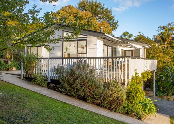  at 8 Hill Road, Palm Beach, Waiheke Island