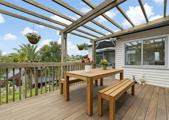  at 24 Kiteroa Terrace, Rothesay Bay, North Shore City, Auckland